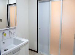 介護用シャワーユニット付きトイレ・洗面所③
